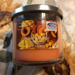 New 3 wick candle scented peach and mango